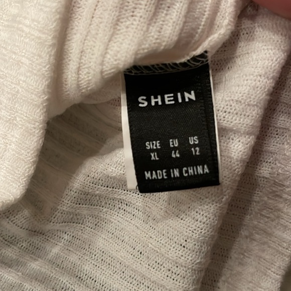 White lace mock neck sweater - Picture 4 of 4